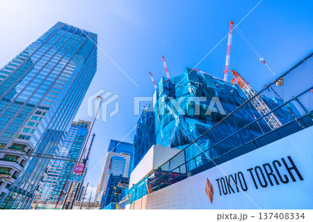 日本の東京都市景観新風景。TOKYO TORCH 大手町に巨大鉄骨構造体やクレーン群。驚愕のタワーへ 137408334