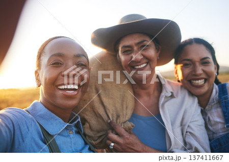 Women, agriculture and group in outdoor selfie with smile, countryside or bag with memory, harvest and farming. Female teamwork, agro job and photography in nature, happy and summer on social network Women, agriculture and group in outdoor selfie with smile, countryside or bag with memory, harvest and farming. Female teamwork, agro job and photography in nature, happy and summer on social network 137411667