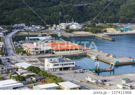 沖縄県 渡嘉敷島 渡嘉敷地区の街並み 沖縄県 渡嘉敷島 渡嘉敷地区の街並み 137411966