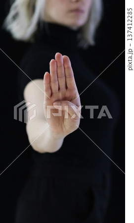 Show the help sign with hand gestures 137412285