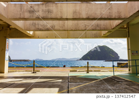 渡嘉敷島　渡嘉敷港旅客待合所 137412547