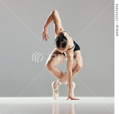 Fitness, ballerina or woman in studio on mockup space for wellness, balance or creative performance. Art, dancer or girl ballet dancing or training to exercise or practice routine on white background Fitness, ballerina or woman in studio on mockup space for wellness, balance or creative performance. Art, dancer or girl ballet dancing or training to exercise or practice routine on white background 137415954