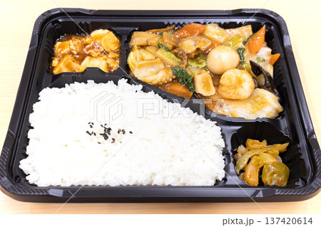 おいしい中華弁当、八宝菜弁当 137420614