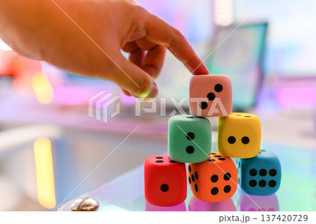 サイコロ積み上げゲーム 137420729