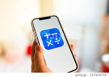 スマホの電卓アプリ起動 137420738