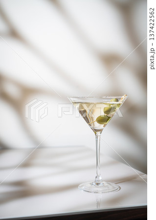Cocktail vodka martini 137422562