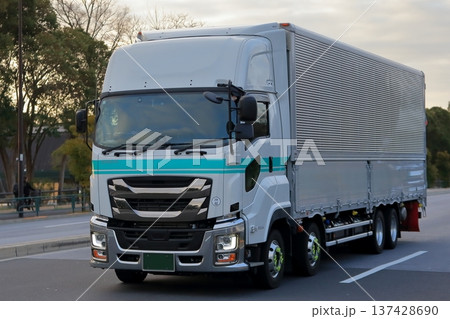 物流トラック　イメージ 137428690