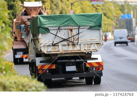 産業廃棄物収集運搬車　イメージ 137428768