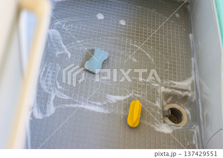 お風呂の床掃除 137429551