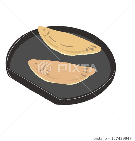 黒皿に盛られた若鮎（和菓子） 137429947