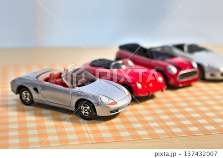 オープンカーのミニカー オープンカーのミニカー 137432007