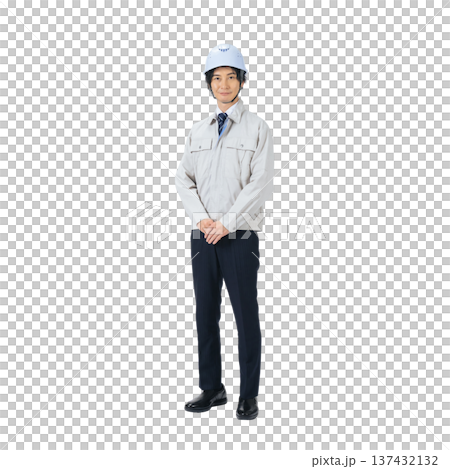 一名身穿工作服、頭戴安全帽的男子。一張透明的、手工裁剪的全身PNG圖像。 137432132