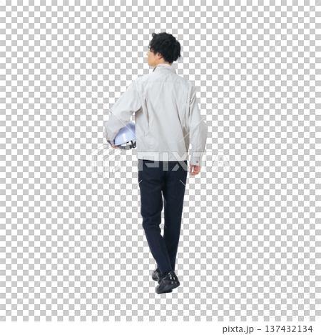 一位身穿工作服、頭戴安全帽的男子背影行走。這是一張透明的、手工裁剪的全身PNG照片。 137432134