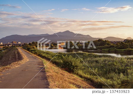 新潟　鯖石川と米山（柏崎市） 137433923