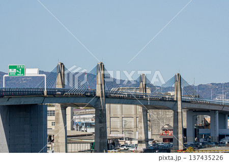 西湘バイパスの小田原ブルーウェイブリッジを望む 137435226