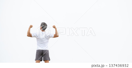 ガッツポーズ 後ろ姿 ガッツポーズ 後ろ姿 137436932