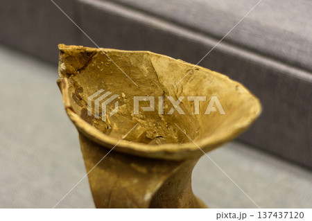 Ancient Chinese pottery exhibited in Luoyang Museum in Henan province, China Ancient Chinese pottery exhibited in Luoyang Museum in Henan province, China 137437120