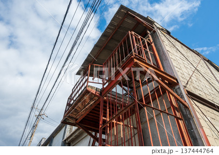 日本の岡山県笠岡市の古くてとても美しい建物 137444764