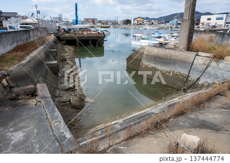 日本の岡山県笠岡市の古くてとても美しい建物 137444774