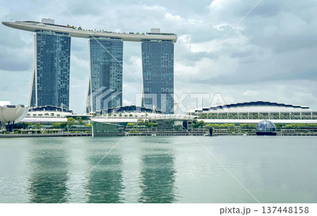 Panoramic view of Marina Bay Sands and the lotus-shaped ArtScience Museum building, Singapore skyline Panoramic view of Marina Bay Sands and the lotus-shaped ArtScience Museum building, Singapore skyline 137448158