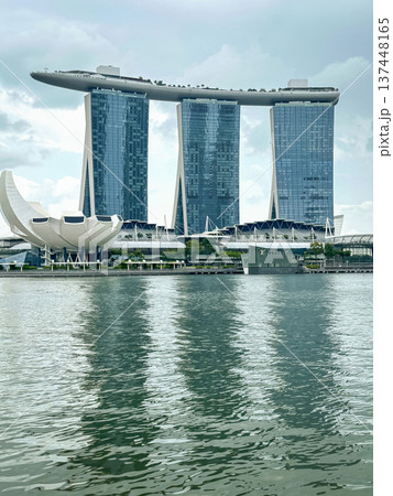 Panoramic view of Marina Bay Sands and the lotus-shaped ArtScience Museum building, Singapore skyline 137448165