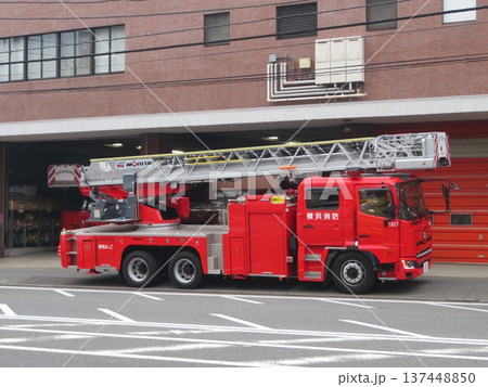 消防車 はしご車 137448850