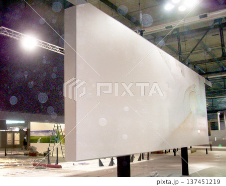 見本市会場　国際展示場 会場 ブースづくり 施工作業 施工現場 137451219