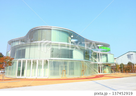 愛知県豊田市、逢妻交流館の風景 137452919