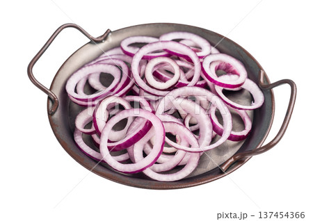 Sliced red onion rings in bowl isolated on white background. top view 137454366