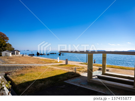 赤穂市の大塚海岸の風景 赤穂市の大塚海岸の風景 137455877