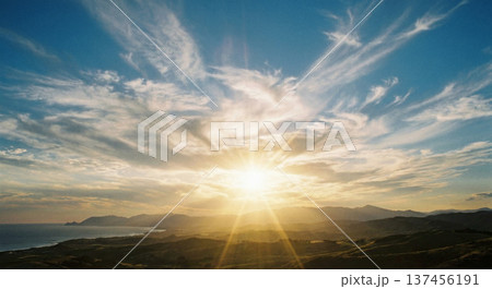 大空と日差し 137456191