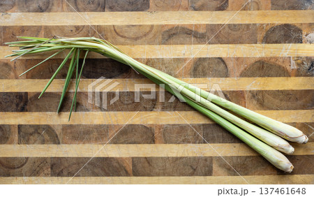 natural lemongrass stalks on wooden board natural lemongrass stalks on wooden board 137461648
