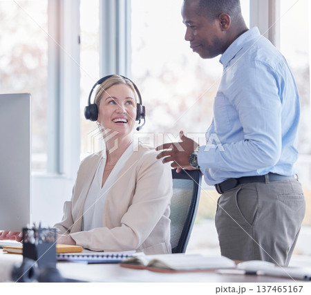 Business people, manager and call center training, planning and advice for communication or telemarketing teamwork. Consultant, agent or employees on computer for advice and corporate support 137465167