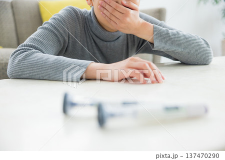 自己注射　皮下注射と副作用イメージ 137470290