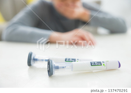 自己注射 皮下注射と副作用イメージ 自己注射 皮下注射と副作用イメージ 137470291
