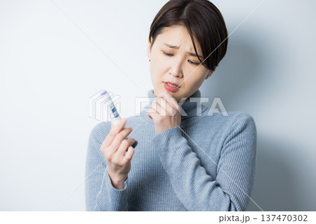 自己注射 皮下注射と副作用イメージ 自己注射 皮下注射と副作用イメージ 137470302