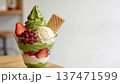 抹茶パフェのある和カフェ時間｜上質なスイーツ素材 137471599