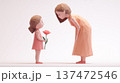 母の日に花を贈る女の子と母親 感謝のイメージ ペーパークラフト風 ローポリ 親子 3Dイラスト 白バ 137472546