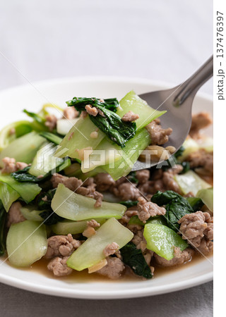 Stir-fried bok choy and minced pork with soy sauce (Thai food)  137476397