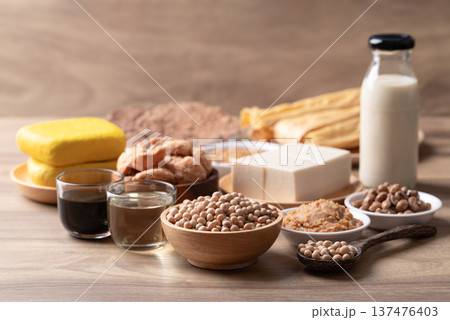 Tofu, soy milk, miso, natto, soy sauce, soybean oil, TVP, yuba and fermented soybean paste Tofu, soy milk, miso, natto, soy sauce, soybean oil, TVP, yuba and fermented soybean paste 137476403