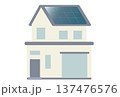 ソーラーパネルを屋根に設置している一軒家のイラスト 137476576