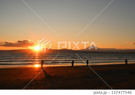 湘南の夕陽 湘南の夕陽 137477546