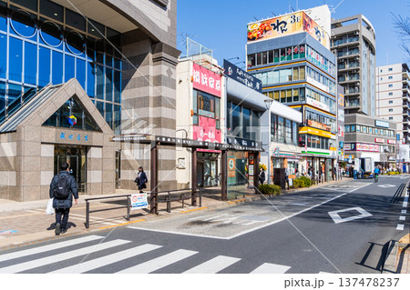 東京の都市風景　武蔵境駅北口 137478237