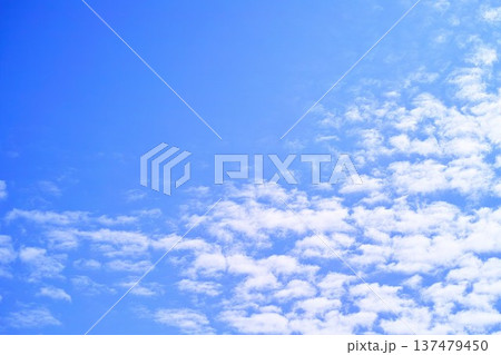 青空と雲イメージ 137479450