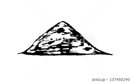 山盛りの粉末唐辛子（一味）のシルエット 137480240