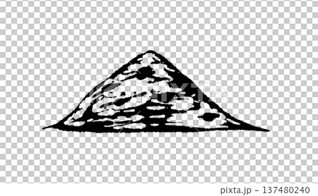 山盛りの粉末唐辛子（一味）のシルエット 137480240