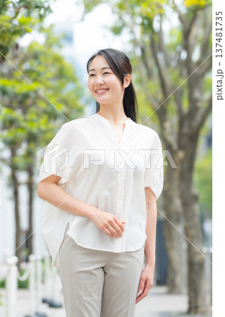 女性 カジュアル 初夏 女性 カジュアル 初夏 137481735