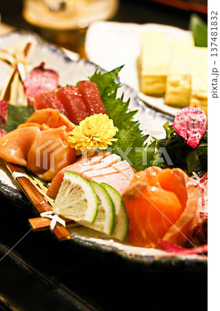 居酒屋料理　お刺身　盛り合わせ　飲み会　宴会 137481832