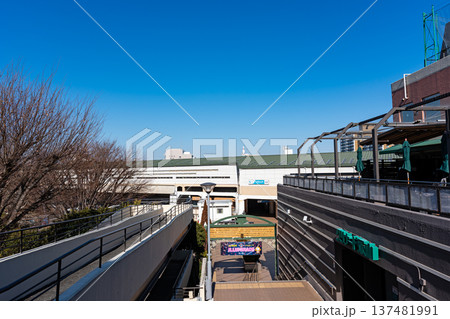 グリナード永山から駅方向を眺める　東京都多摩市永山 137481991
