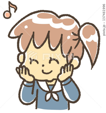 ルンルン気分なセーラー服の少女 137481996